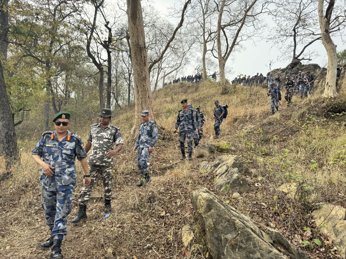 सशस्त्र प्रहरीद्धारा सिमामा २४/७  पैदल गस्ती गर्दै 